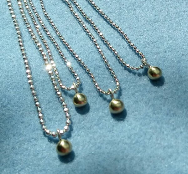 Collier met blobjes van oud goud