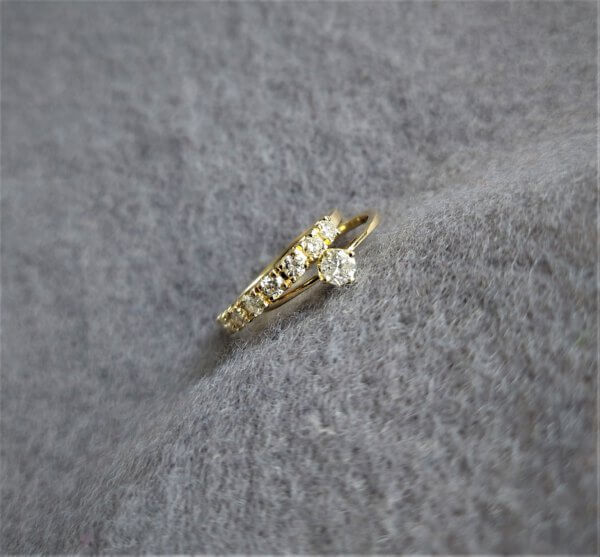 geelgouden solitaire ring met diamant en geelgouden alliance ring met diamant opnieuw gemaakt en de diamanten van de klant teruggezet