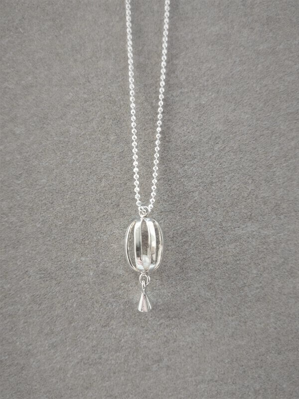 zilveren collier met hanger met zoetwaterparel