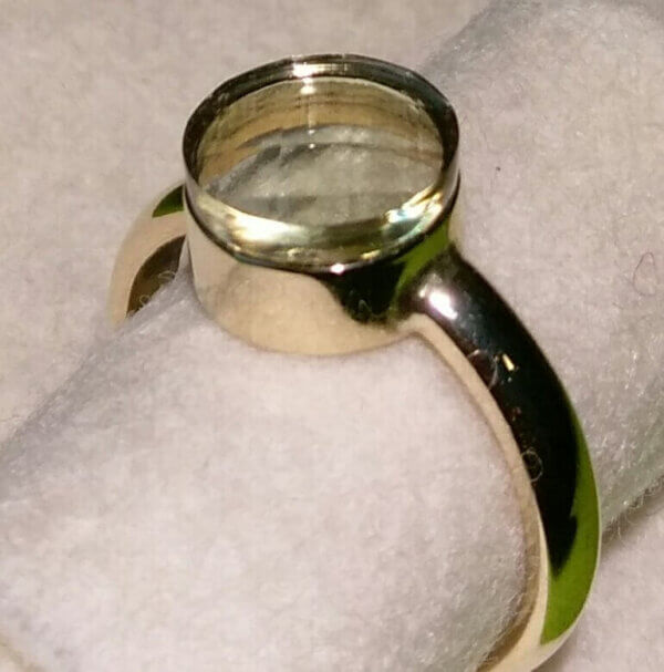 Groene kwarts in goud