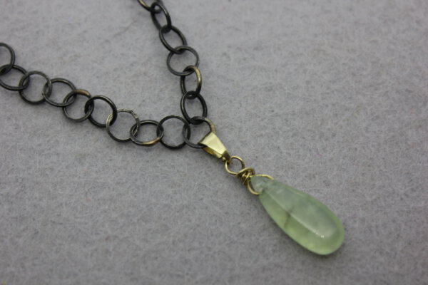 Prehnite in zilver en goud