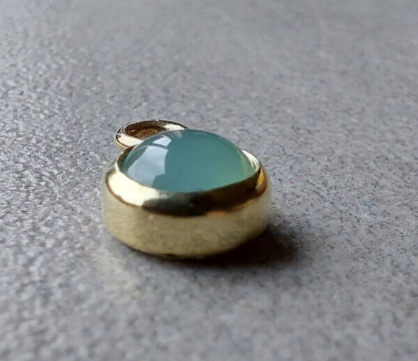 Mini hanger chalcedoon in goud - Afbeelding 3