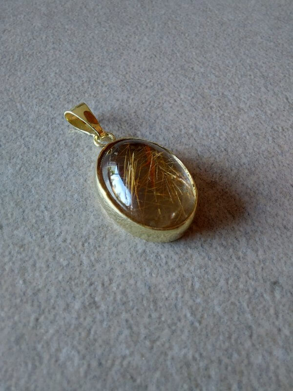 Geelgouden hanger 14k met rutielkwarts