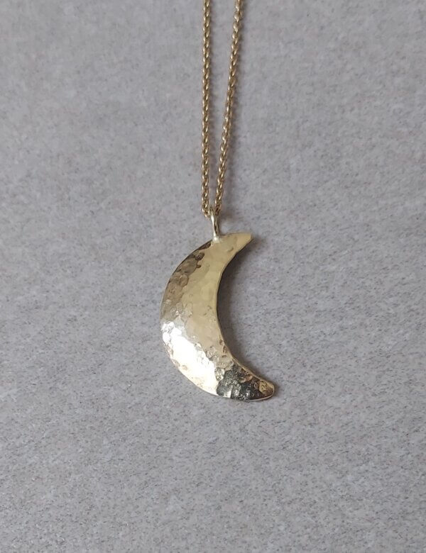 Gouden maanhanger