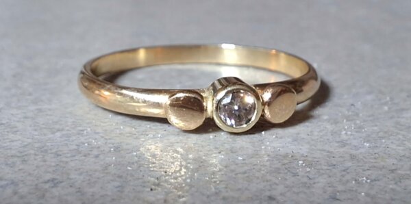 Elegante gouden ring met diamant - Afbeelding 3
