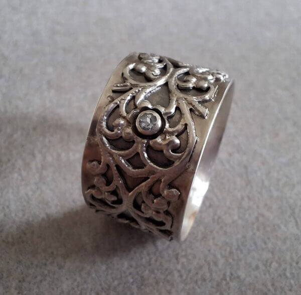 Barokke ring in zilver met sky blue topaas