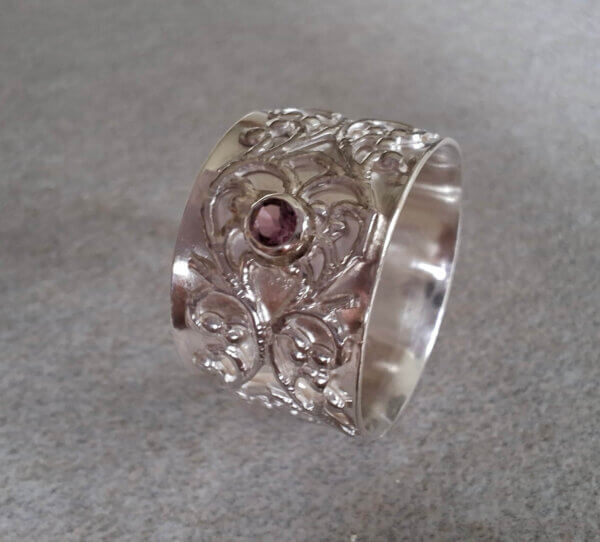 Barokke ring in zilver met roze toermalijn